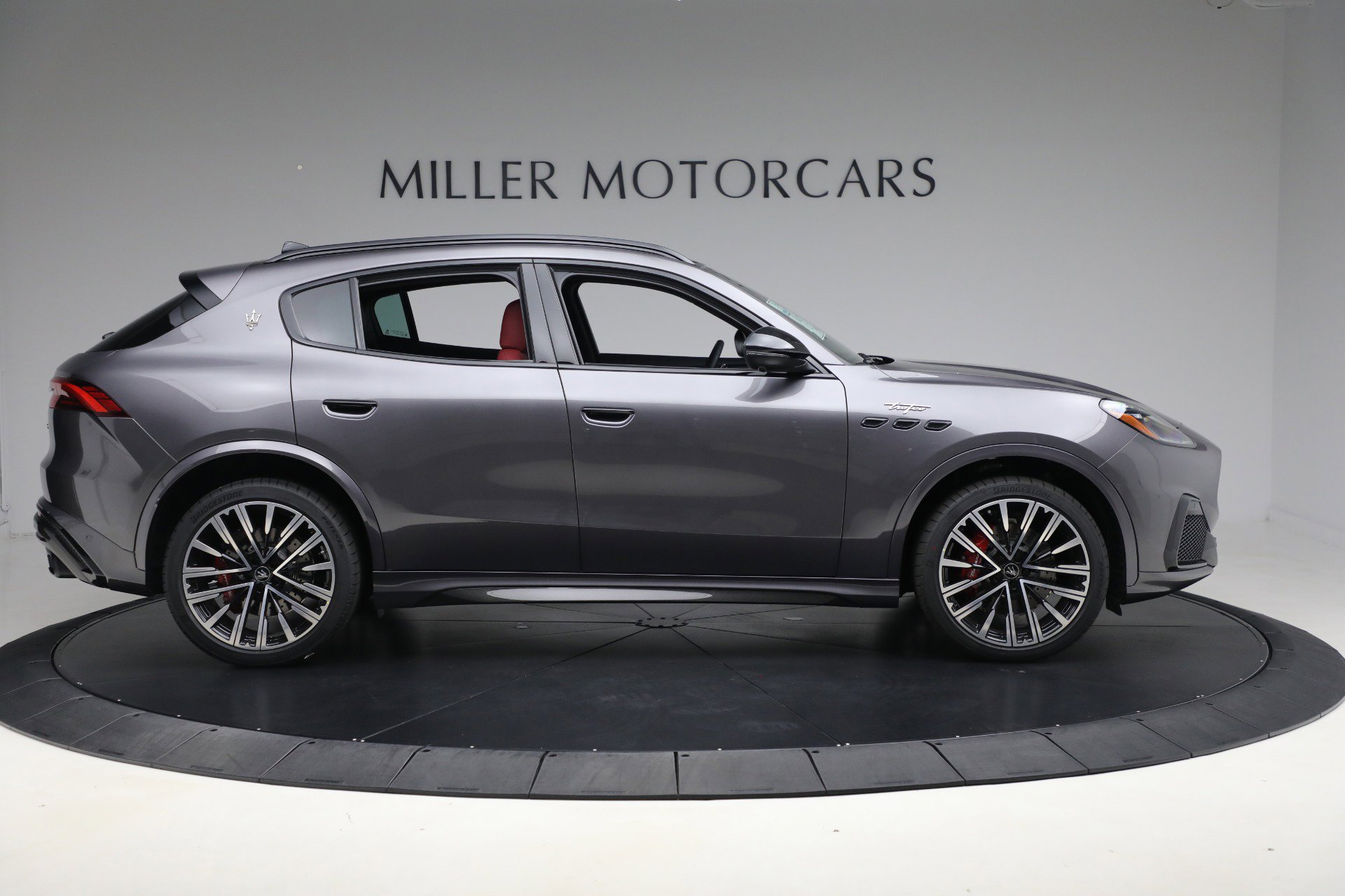 New 2025 Maserati Grecale Trofeo image 9