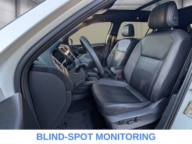 Used 2022 Volkswagen Tiguan SE R-Line image 9