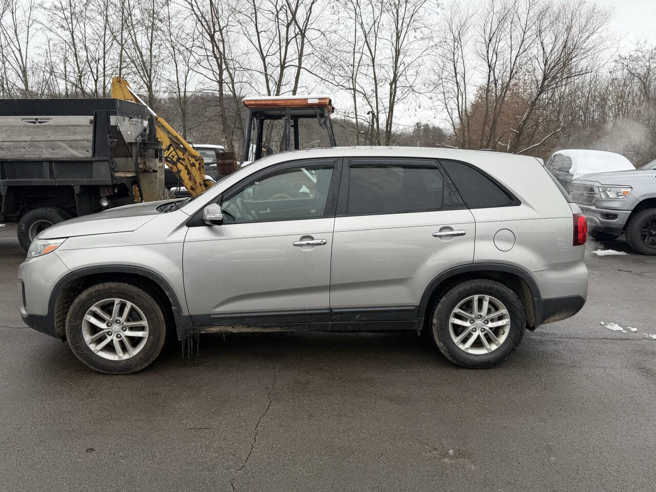 Used 2015 Kia Sorento LX image 3