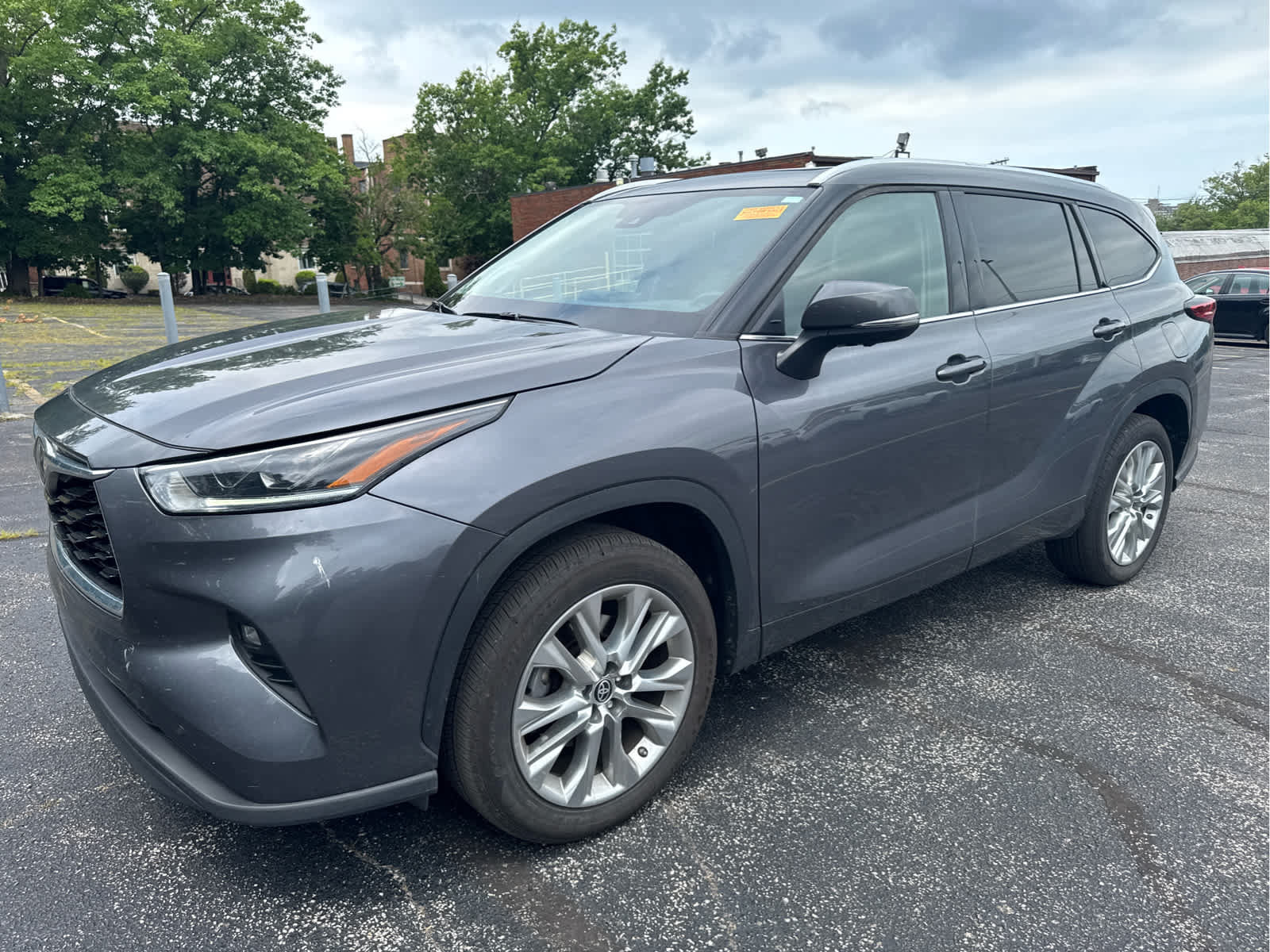 Used 2023 Toyota Highlander Limited FWD image 26