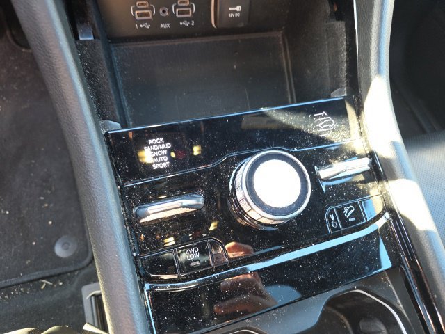 Used 2022 Jeep Grand Cherokee L Overland w/ Luxury Tech Group IV AWD/4WD image 13