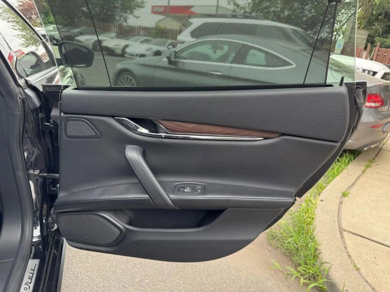 Used 2018 Maserati Quattroporte S image 26