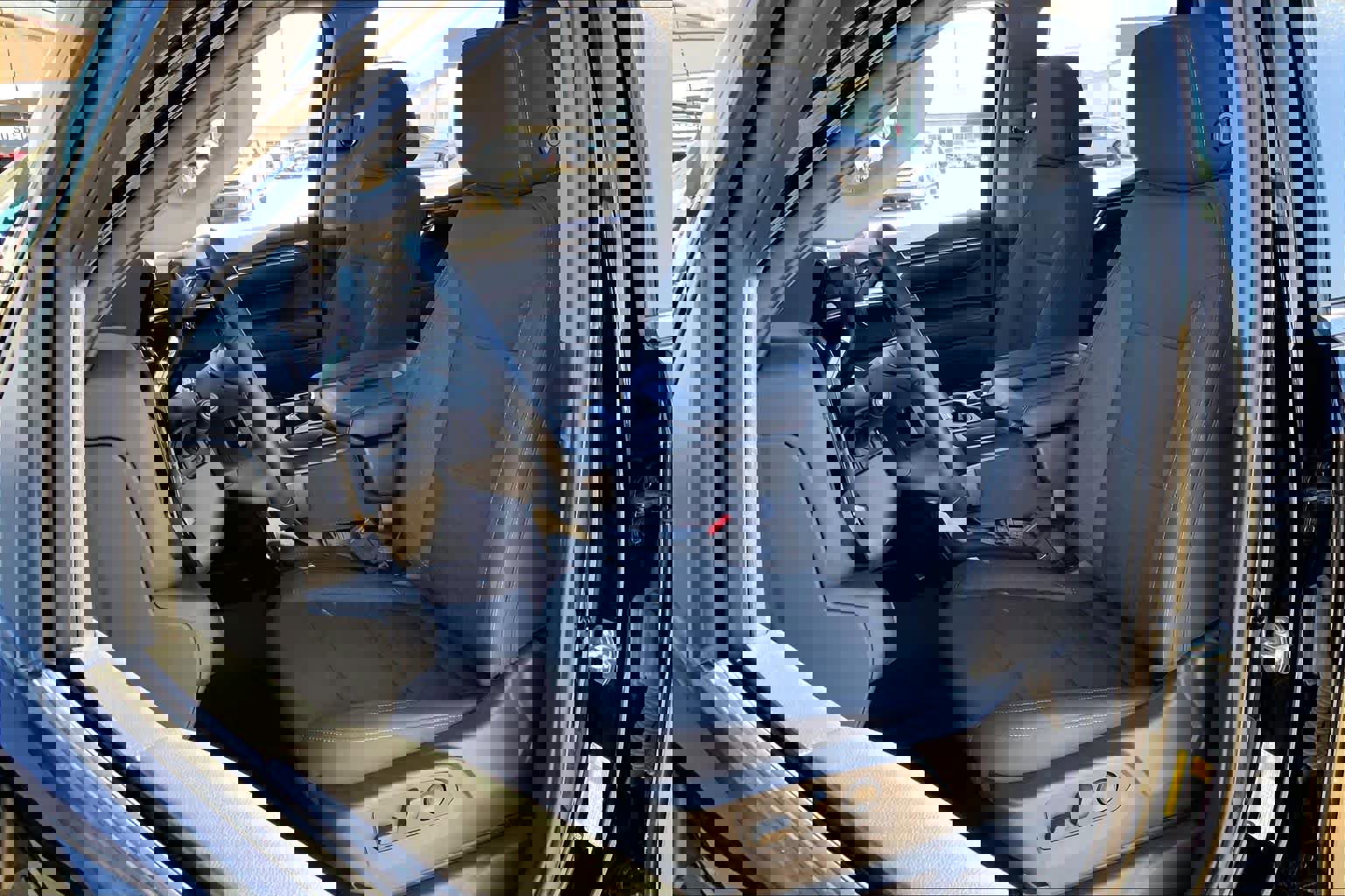 Used 2024 Chevrolet Silverado 1500 LT w/ Z71 Off-Road Package image 7