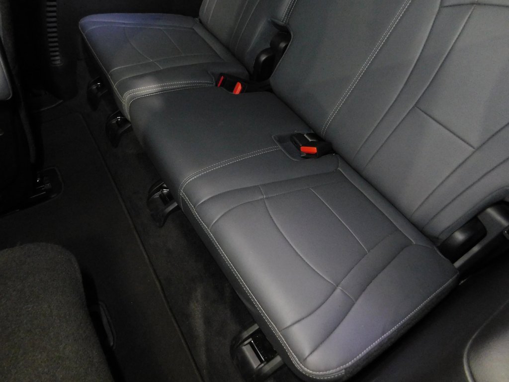 Used 2024 Buick Enclave Essence image 79