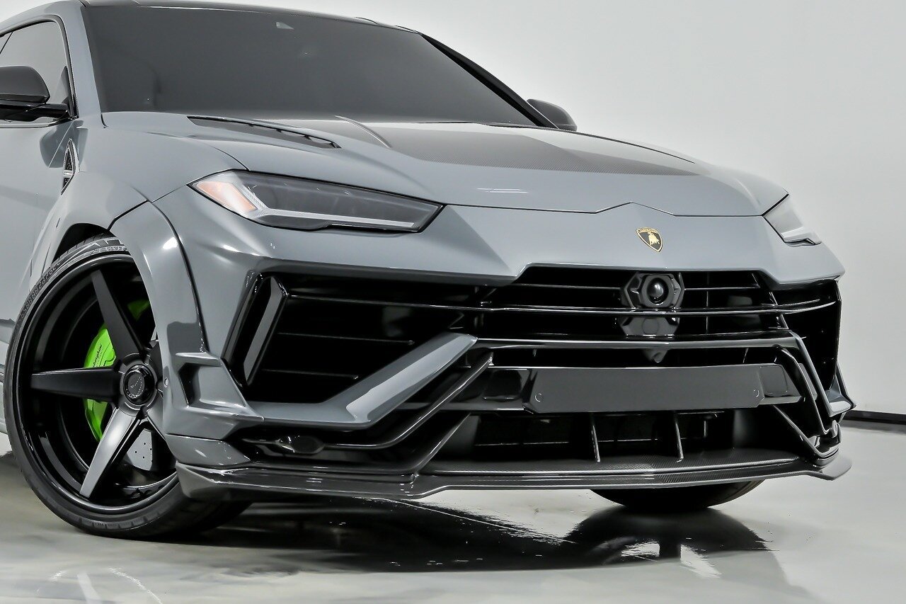 Used 2024 Lamborghini Urus Performante AWD/4WD image 3