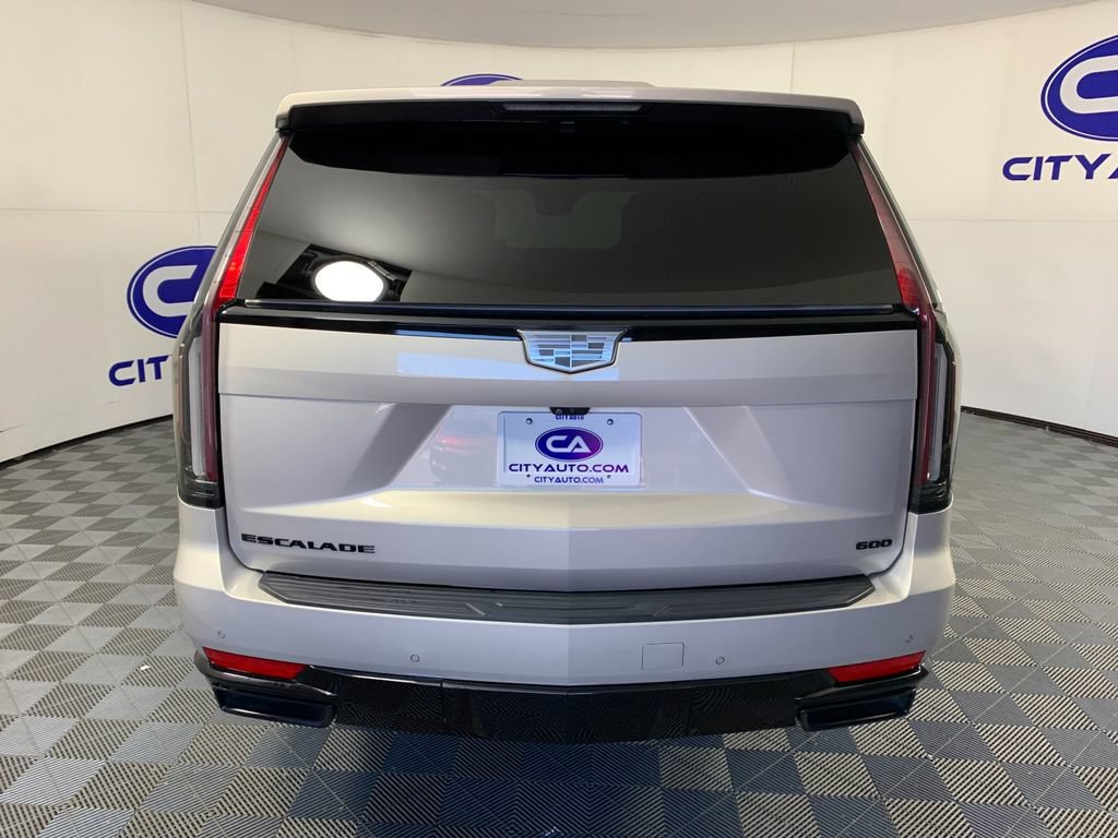 Used 2022 Cadillac Escalade Sport Platinum w/ LPO, ONYX Package AWD/4WD image 4