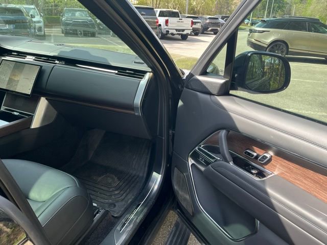 Certified 2025 Land Rover Range Rover Long Wheelbase Autobiography image 10