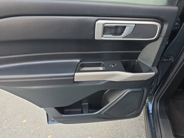 Used 2024 Ford Explorer XLT w/ Equipment Group 202A RWD image 10