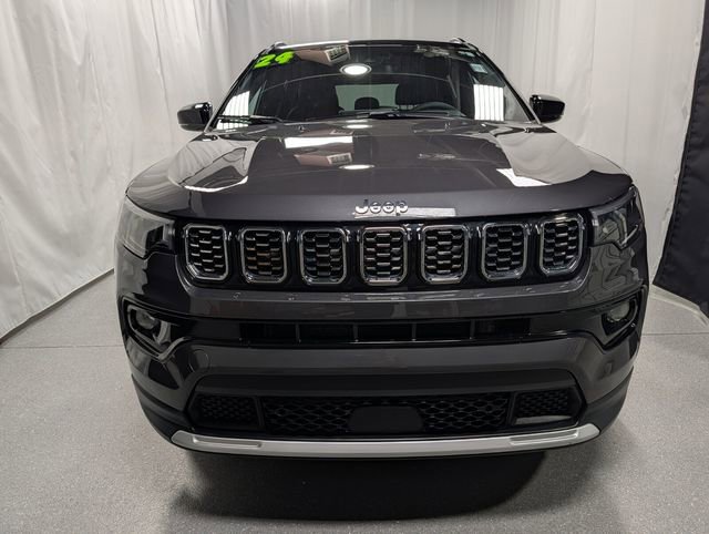 Used 2024 Jeep Compass Limited image 8