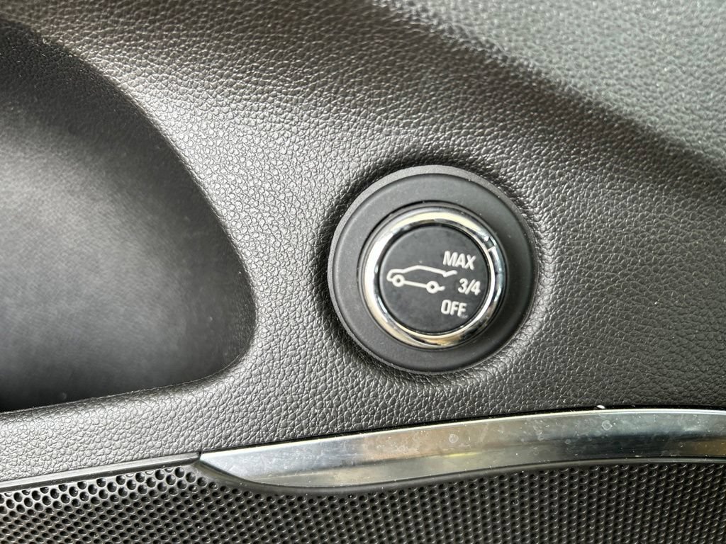 Used 2022 Buick Enclave Essence w/ Sport Touring Edition FWD image 26
