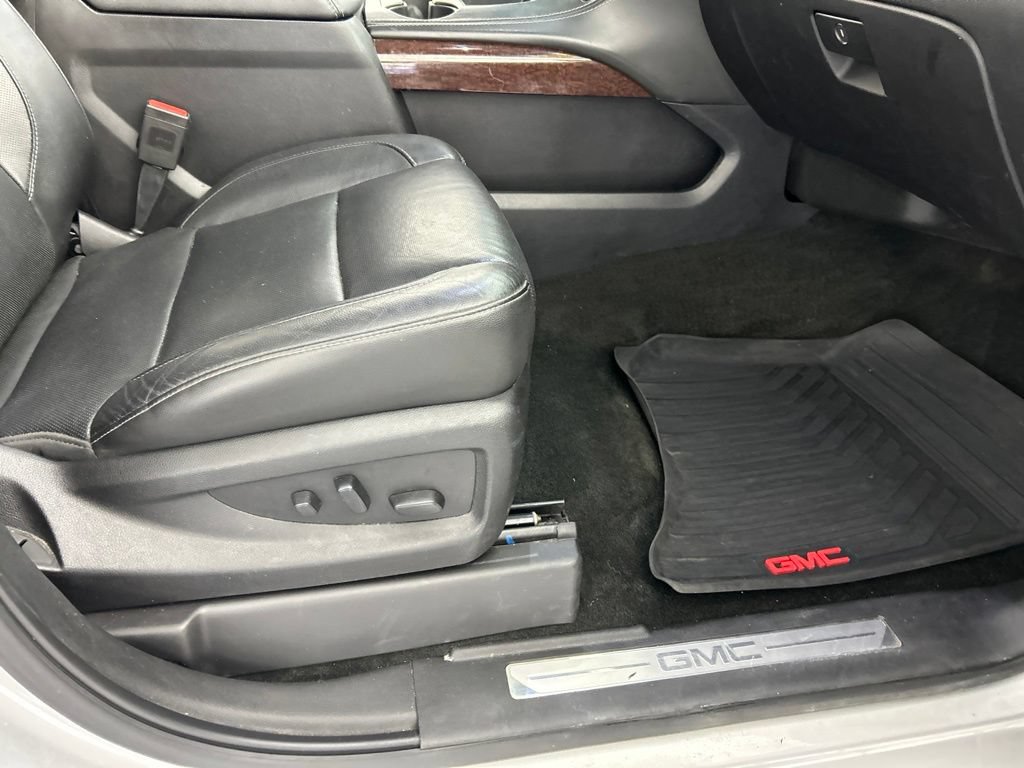 Used 2018 GMC Yukon SLT w/ Premium Edition AWD/4WD image 30
