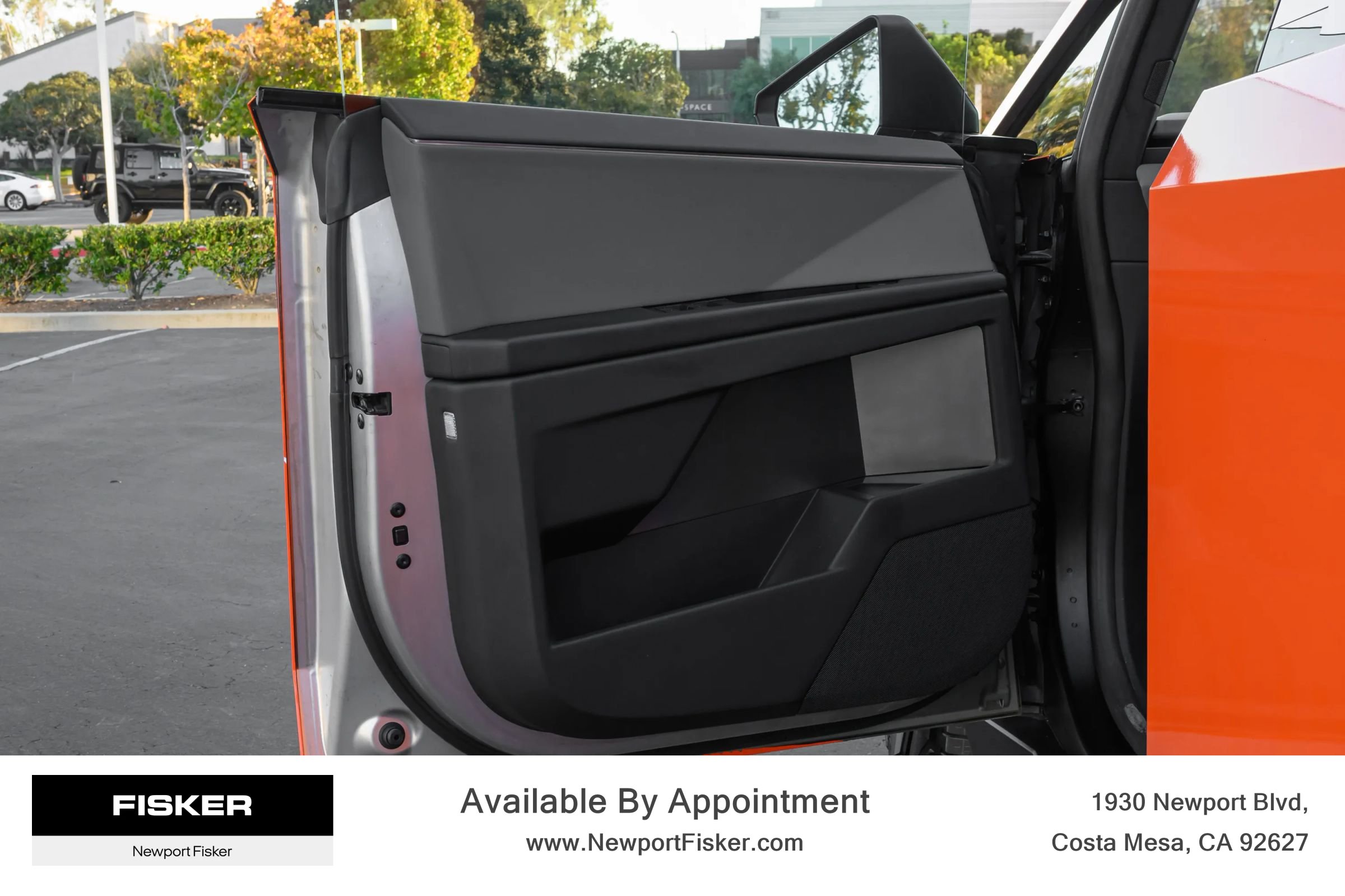Used 2024 Tesla Cybertruck AWD Crew Cab image 11