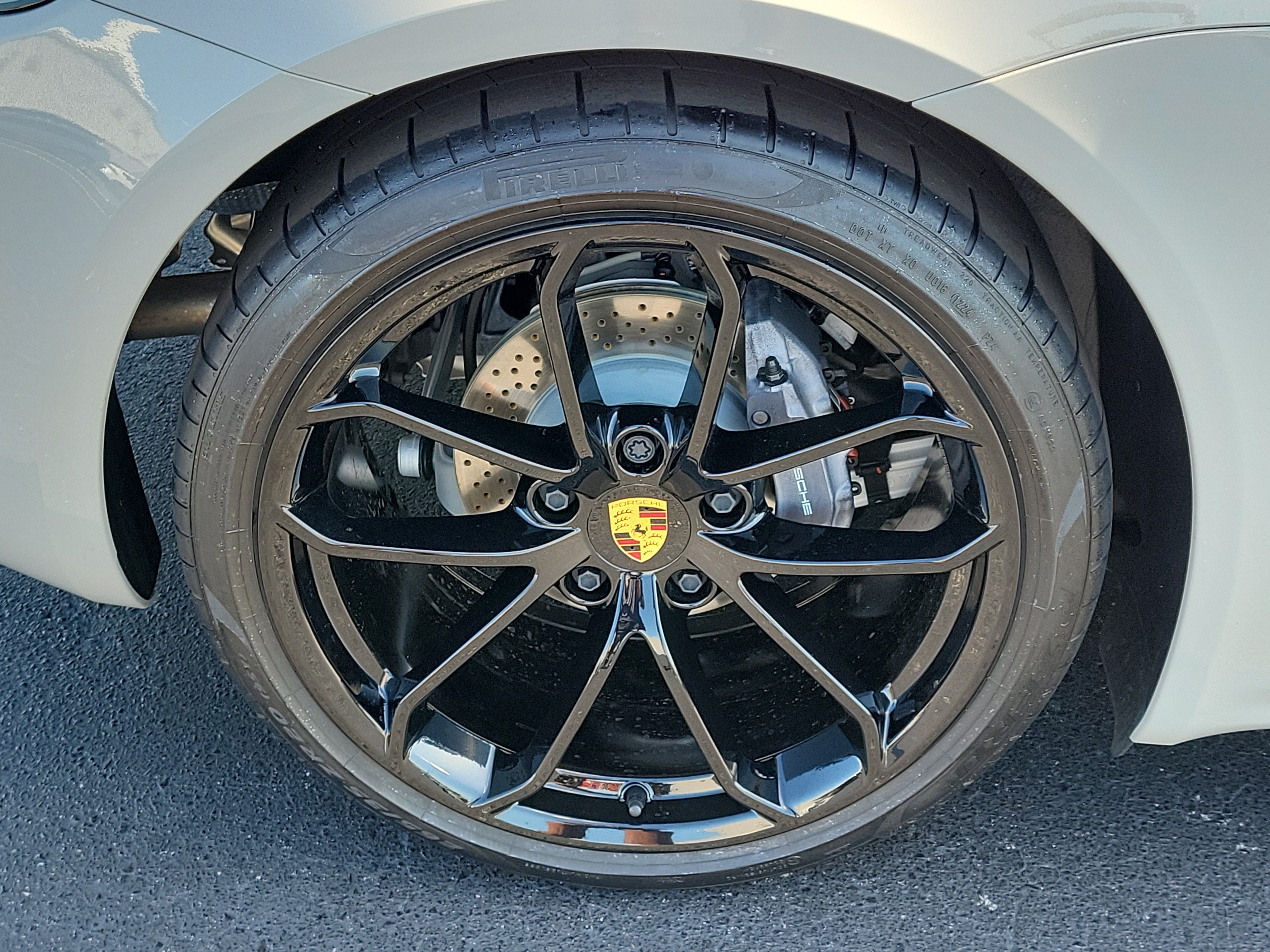 Used 2024 Porsche 718 Cayman RWD image 6