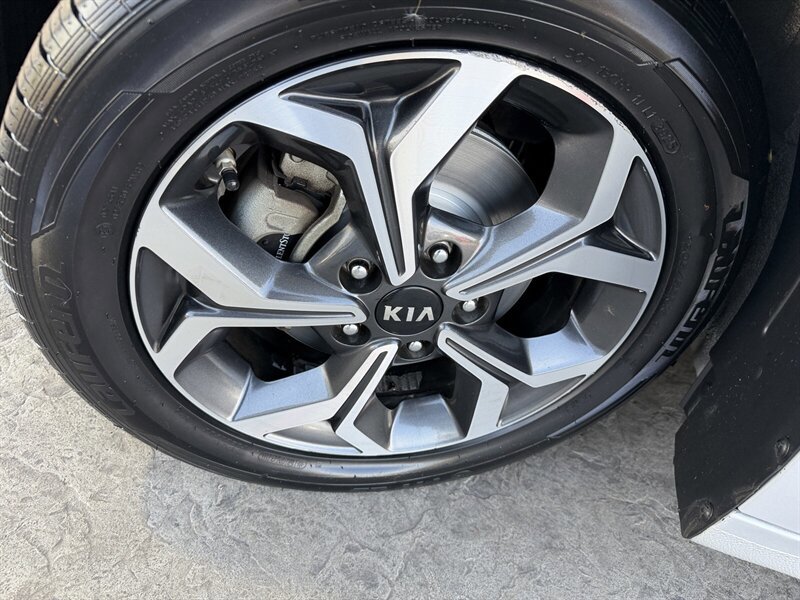 Used 2021 Kia Forte LXS FWD image 10