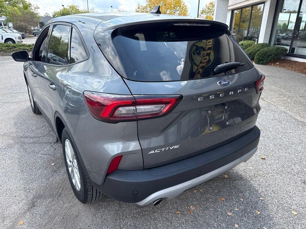 Used 2025 Ford Escape Active w/ Active Premium Tech Pack FWD image 10