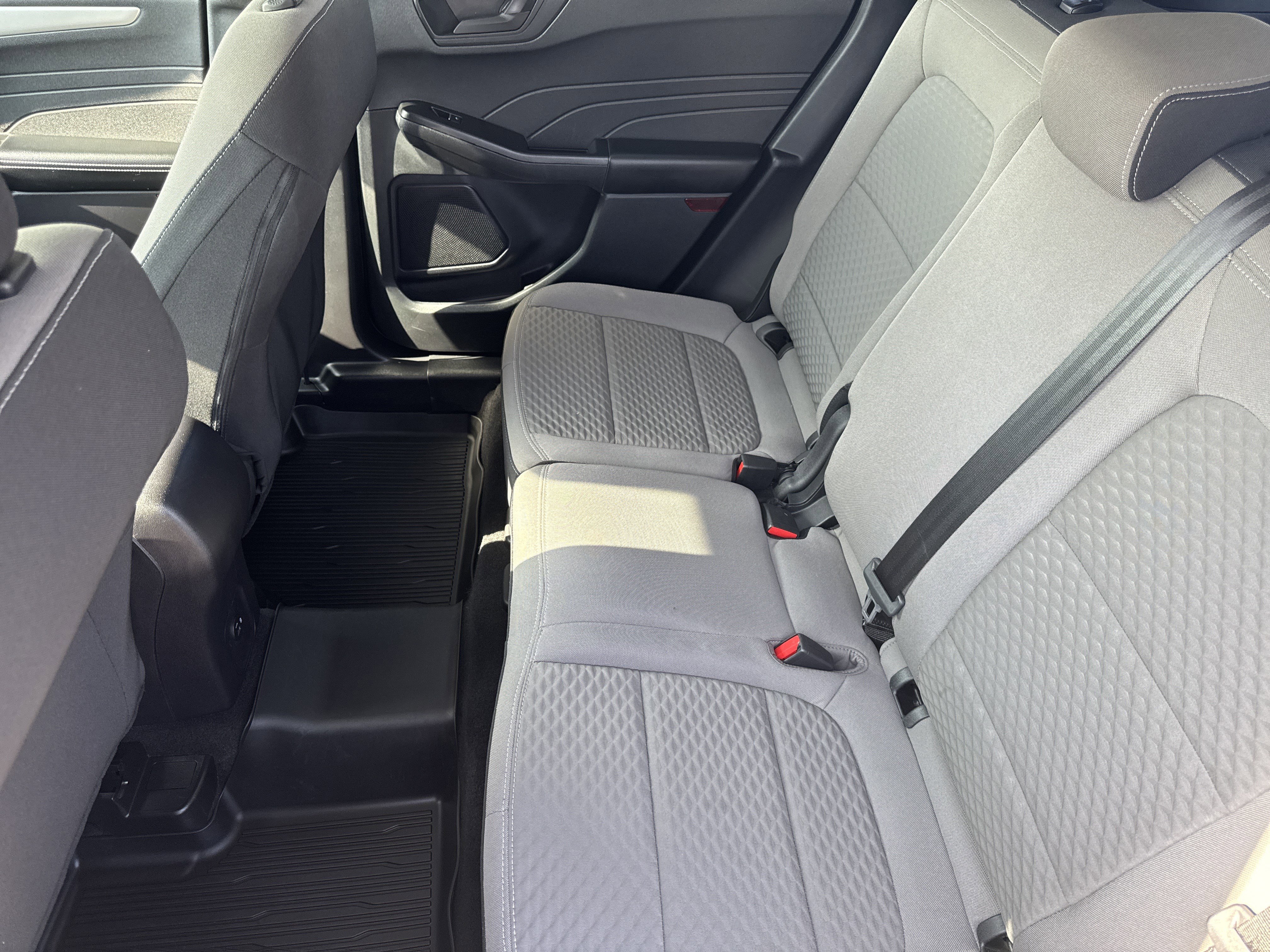 Used 2022 Ford Escape SE image 31