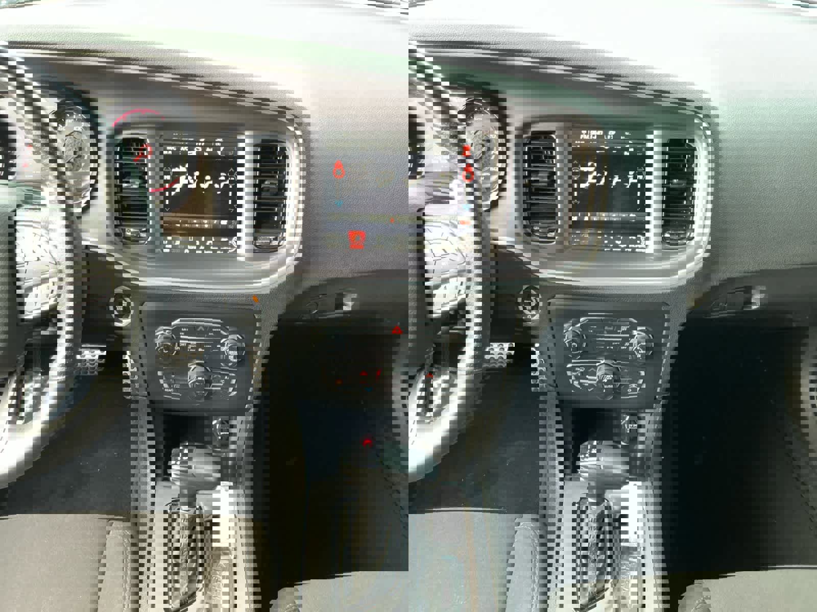 Used 2022 Dodge Charger R/T w/ Blacktop Package image 13