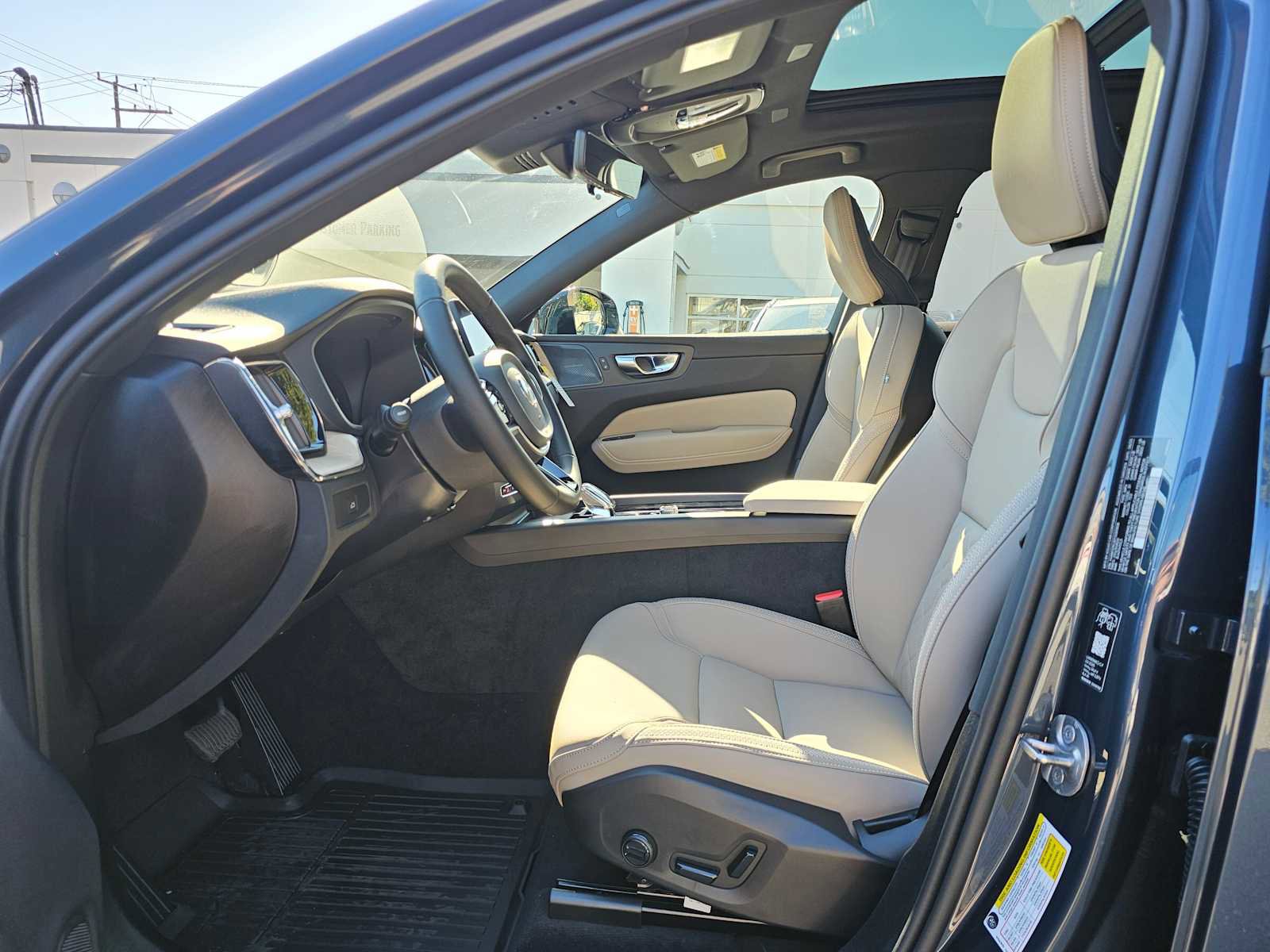New 2026 Volvo XC60 B5 Plus w/ Protection Package Premier image 18