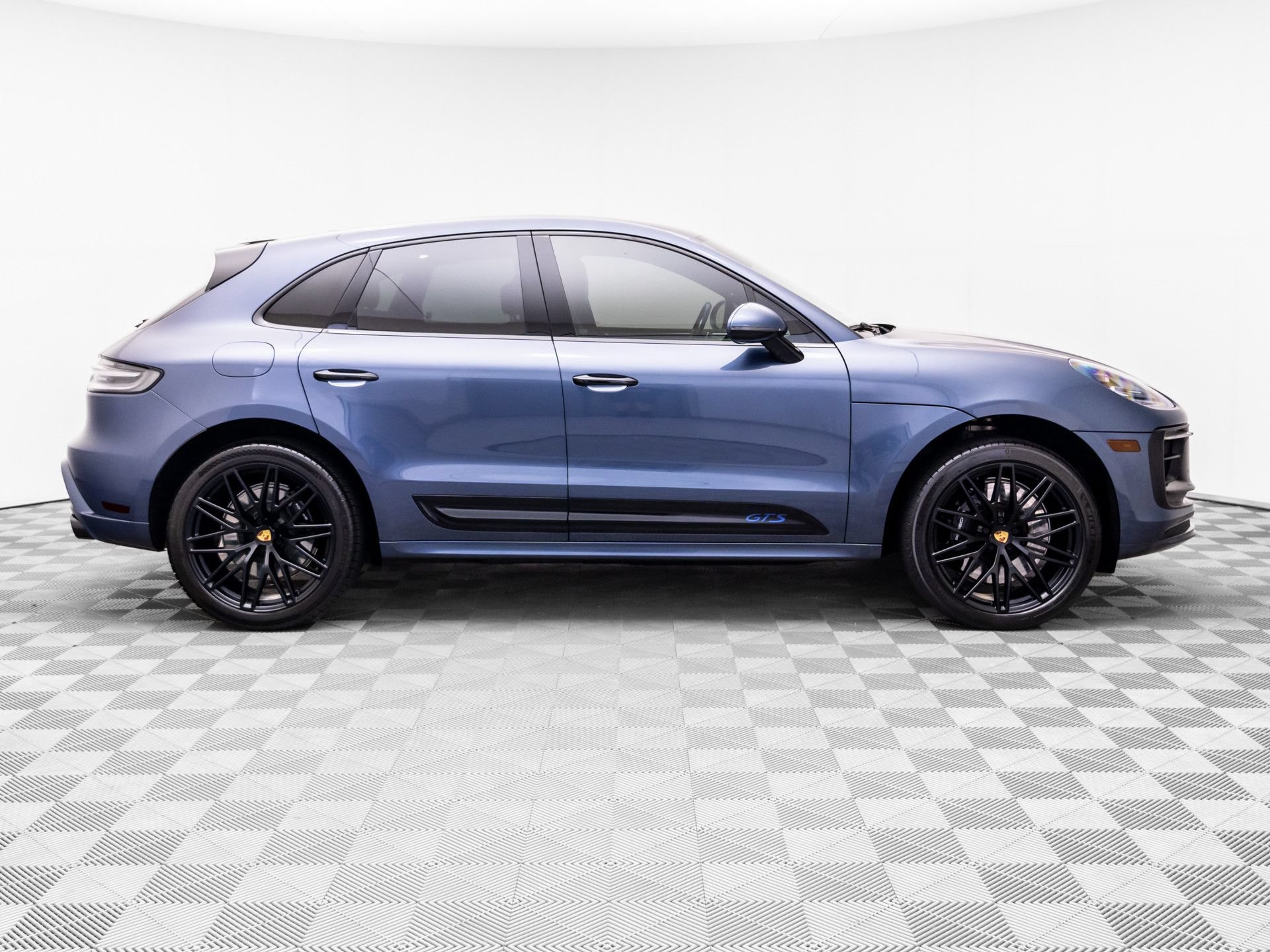 Certified 2022 Porsche Macan GTS AWD/4WD image 7