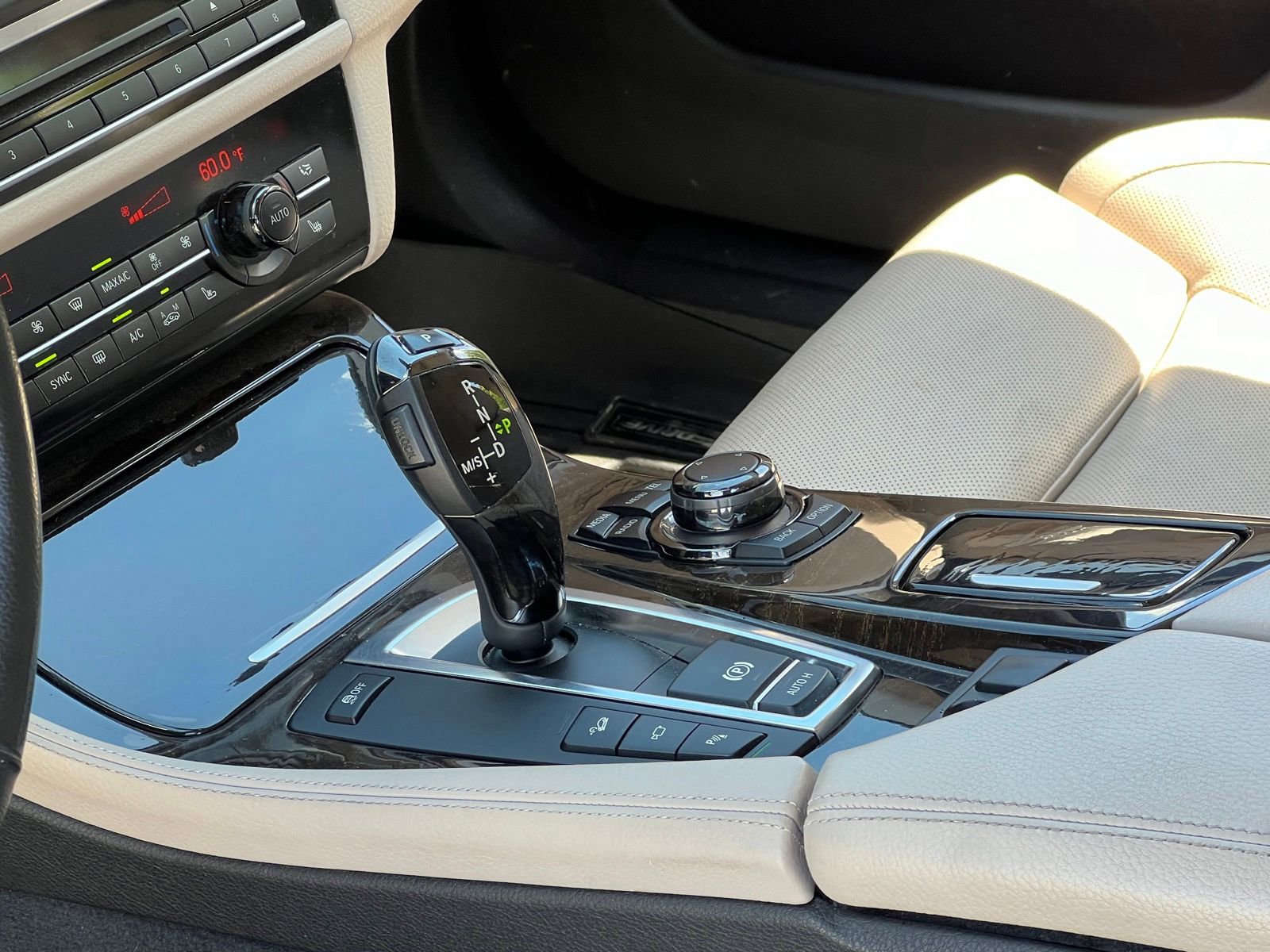 Used 2013 BMW 550i xDrive Sedan AWD/4WD image 27