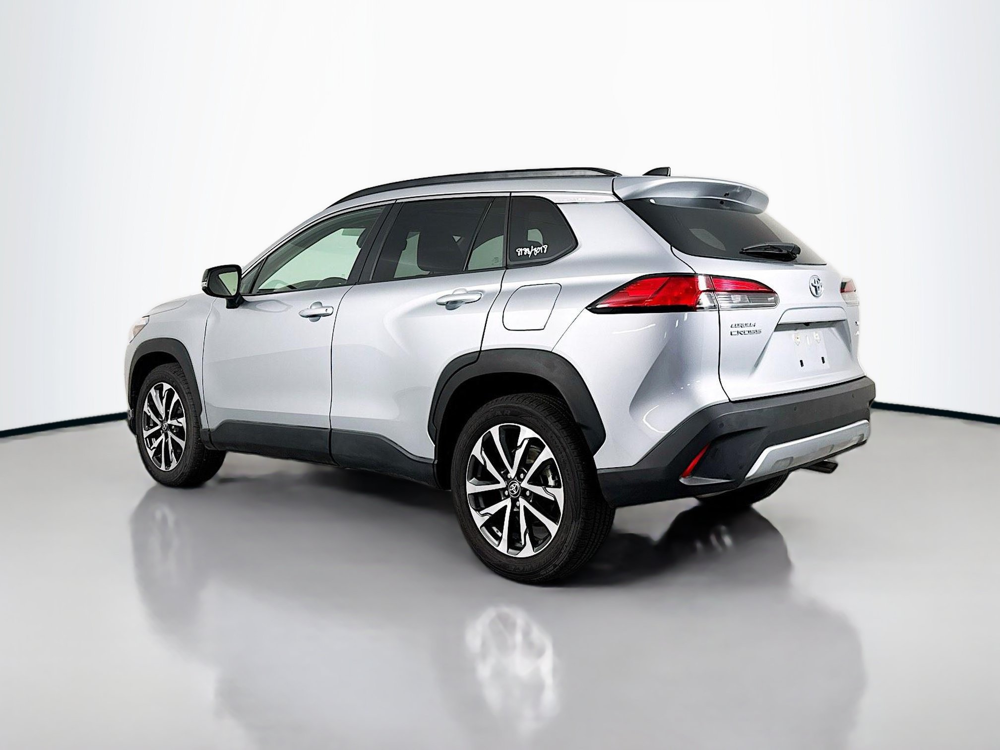 Certified 2025 Toyota Corolla Cross XLE w/ Convenience Package AWD/4WD image 5
