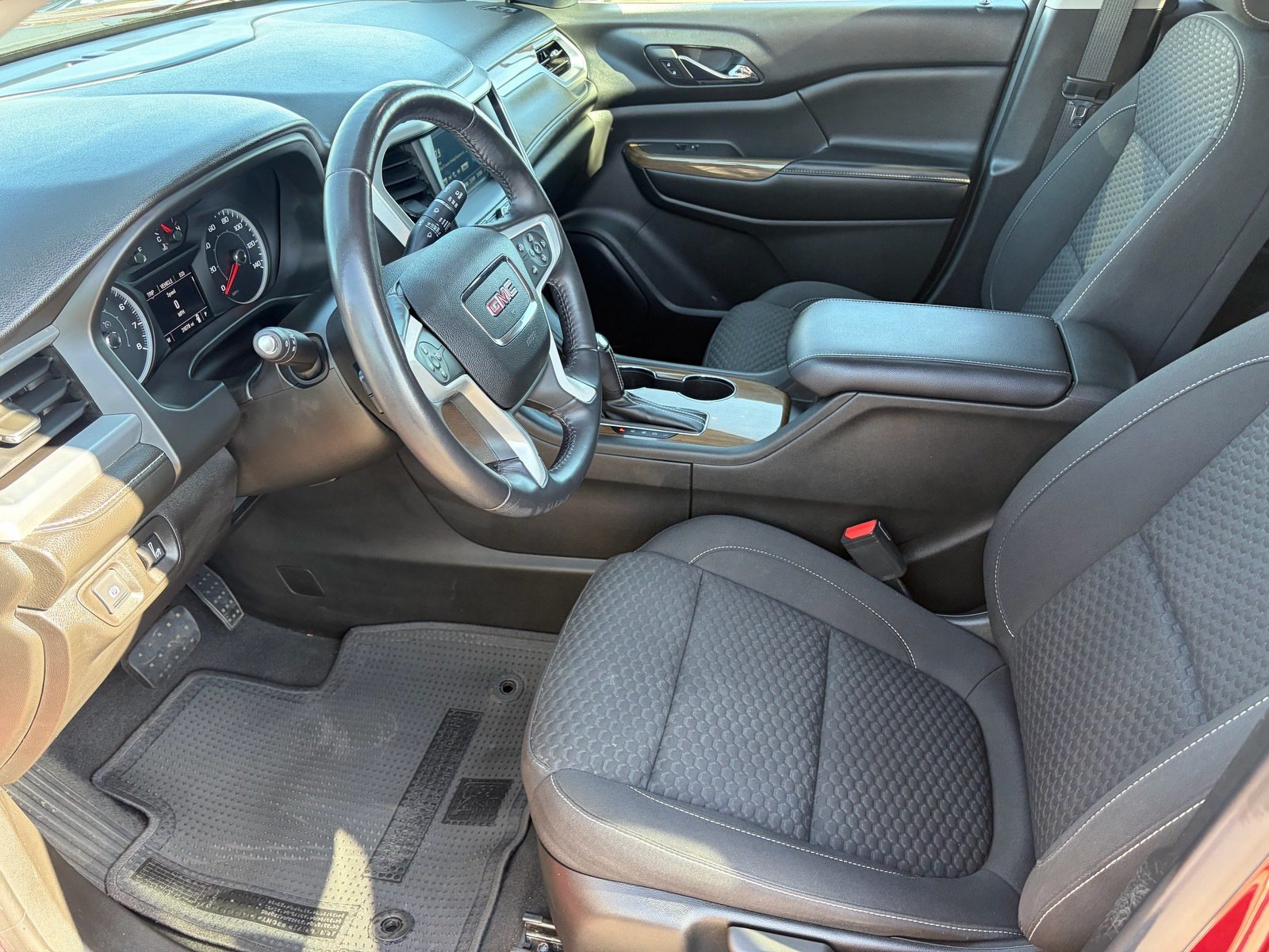 Used 2018 GMC Acadia SLE FWD image 12