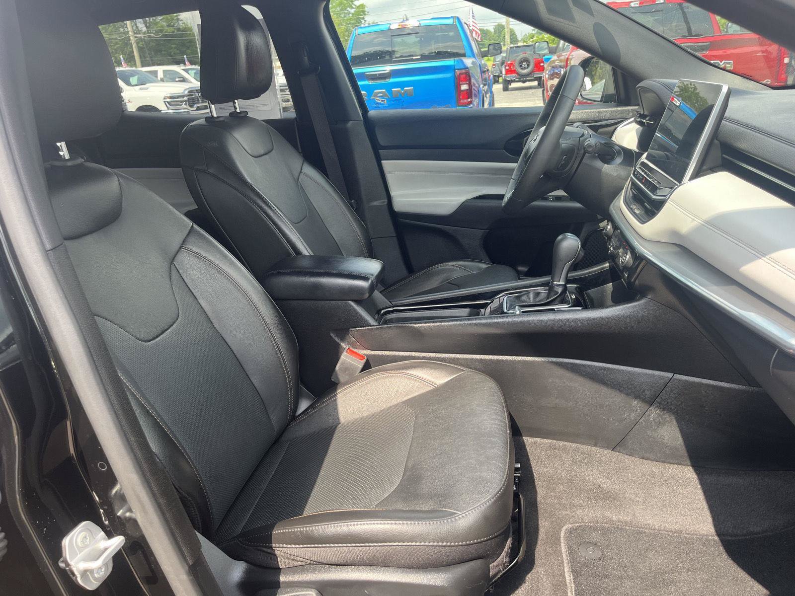 Used 2023 Jeep Compass Limited AWD/4WD image 38