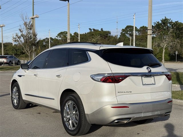 Used 2022 Buick Enclave Premium w/ Experience Buick Package image 2