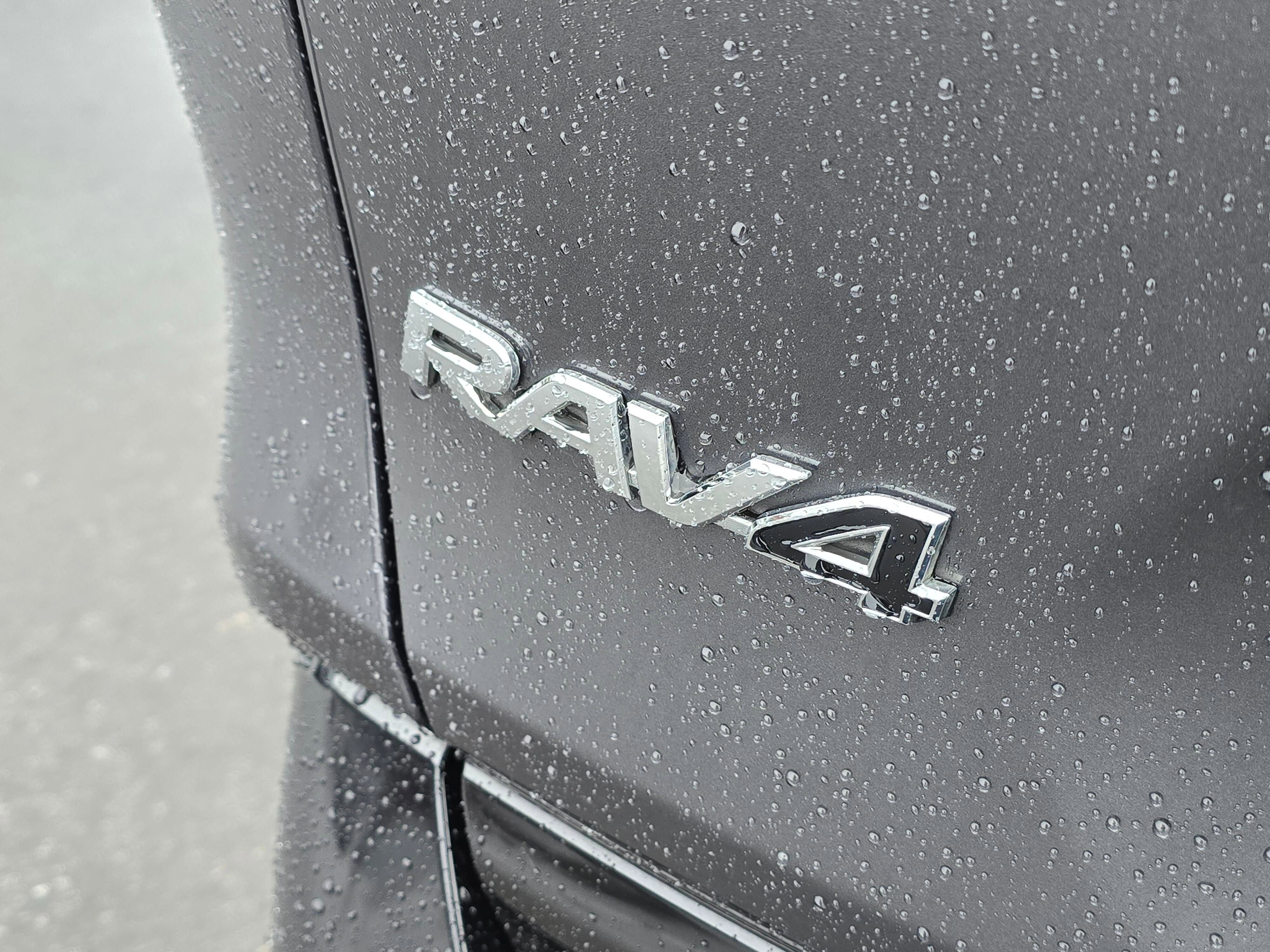 Used 2020 Toyota RAV4 XSE w/ XSE Grade Weather Package AWD/4WD image 9