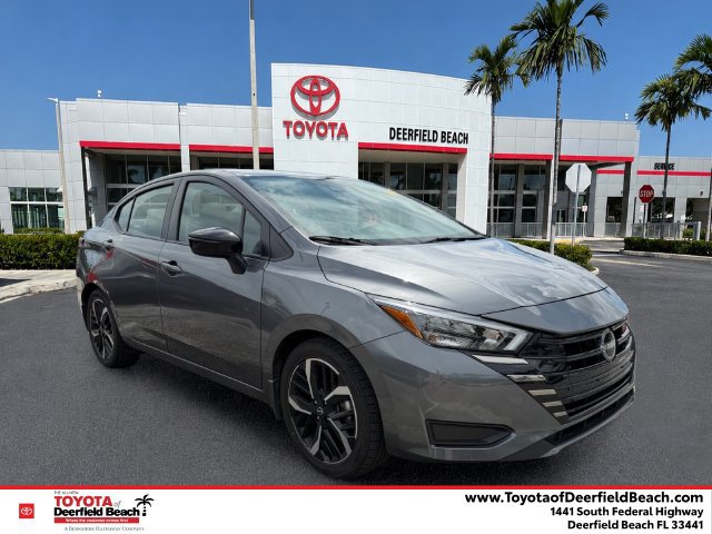 Used 2025 Nissan Versa SR w/ Trunk Package FWD image 1