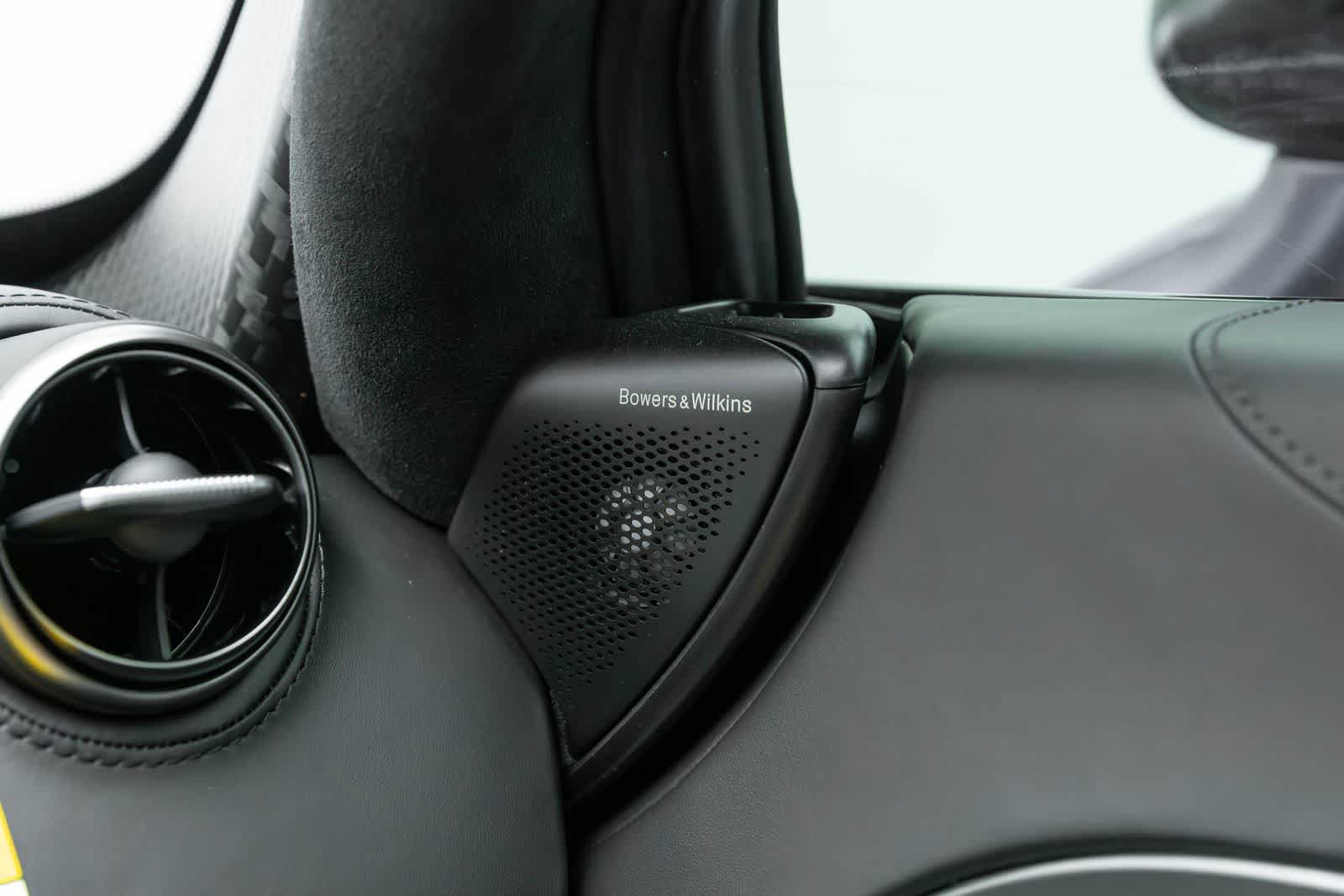Used 2026 McLaren 750S Spider RWD image 37