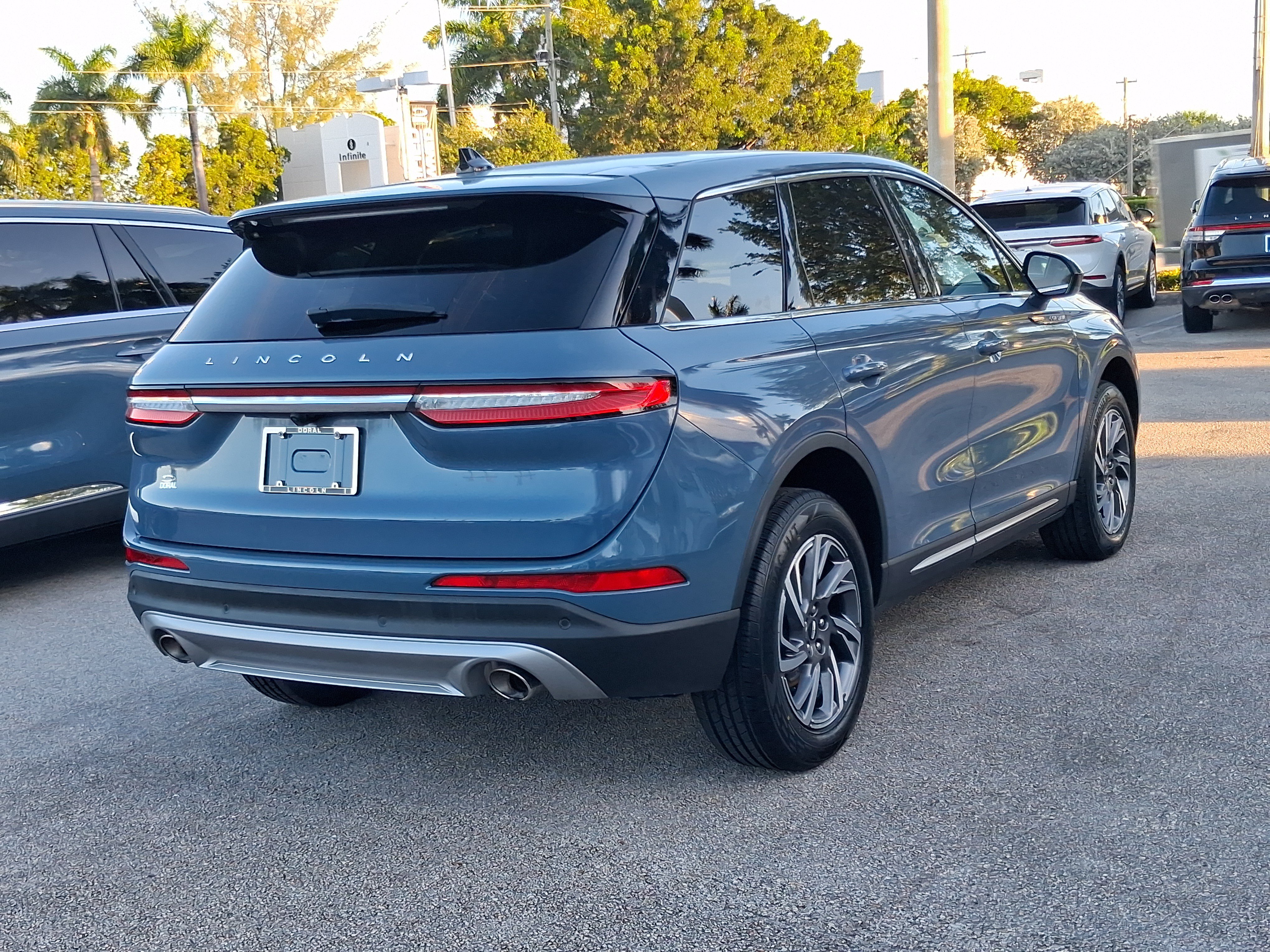 Certified 2023 Lincoln Corsair FWD image 4