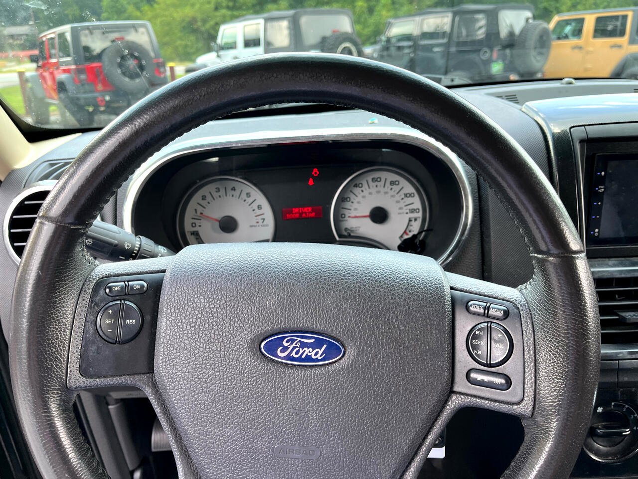 Used 2010 Ford Explorer XLT image 10