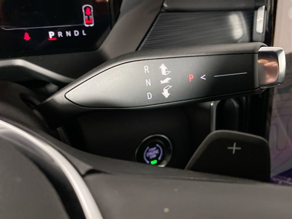 Used 2025 GMC Acadia Elevation w/ Elevation Premium Package image 20