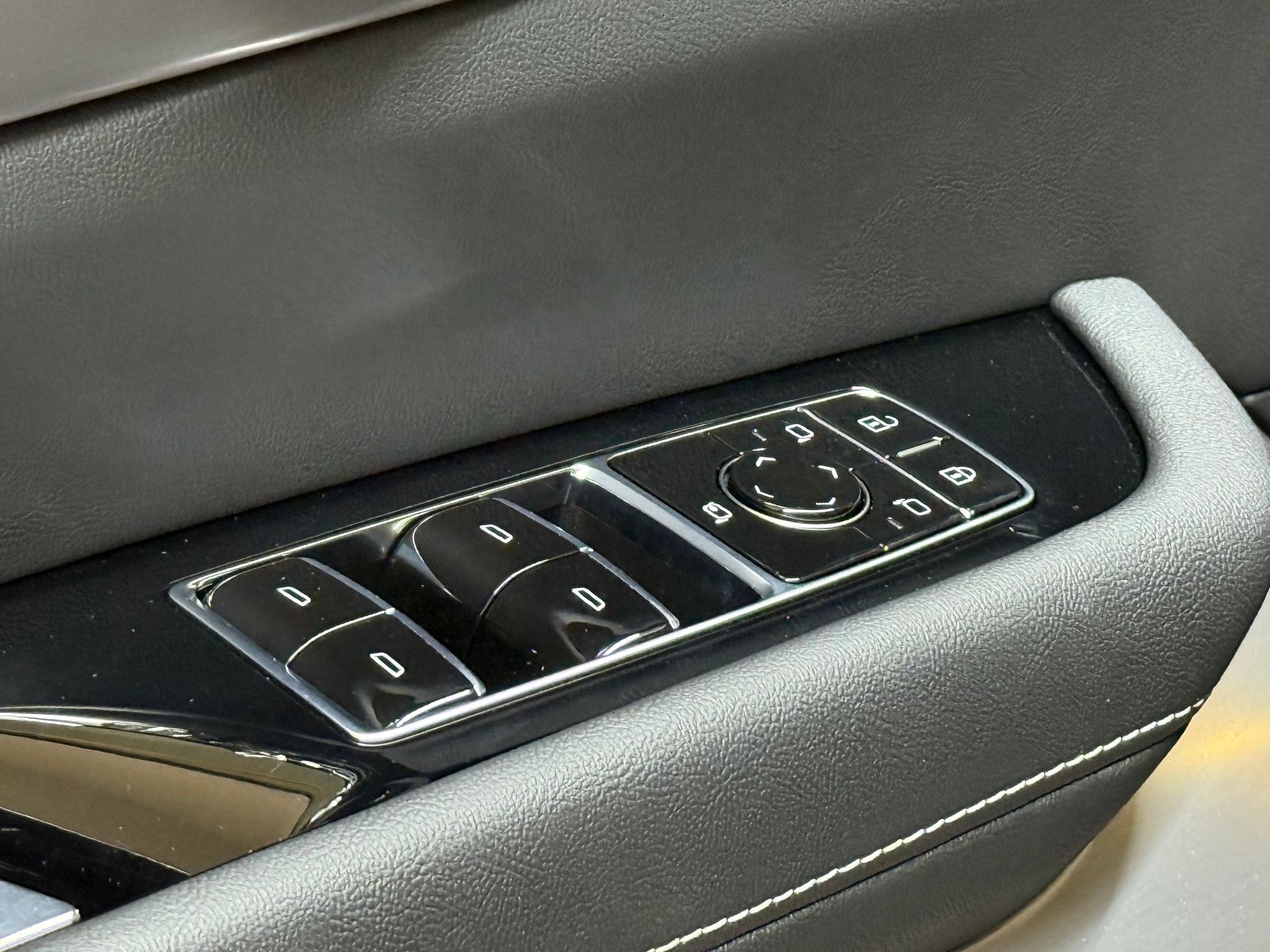 New 2026 Cadillac Vistiq Luxury image 24