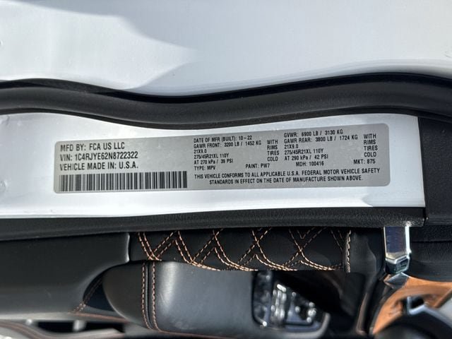 Used 2022 Jeep Grand Cherokee Summit AWD/4WD image 36