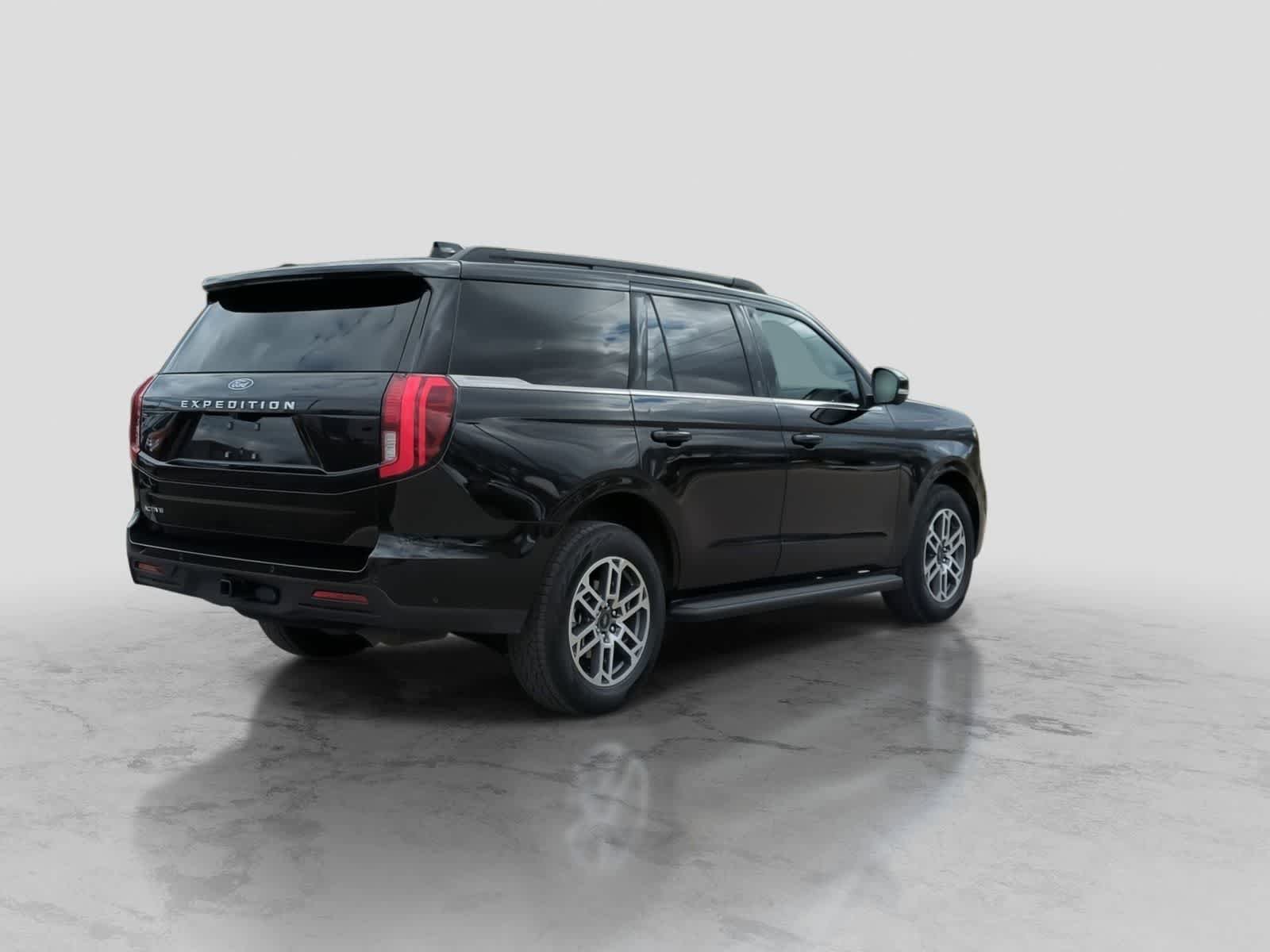 Used 2025 Ford Expedition Active AWD/4WD image 8