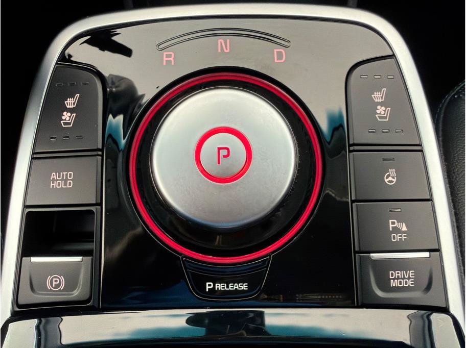 Used 2020 Kia Niro EX Premium w/ Cold Weather Package FWD image 24