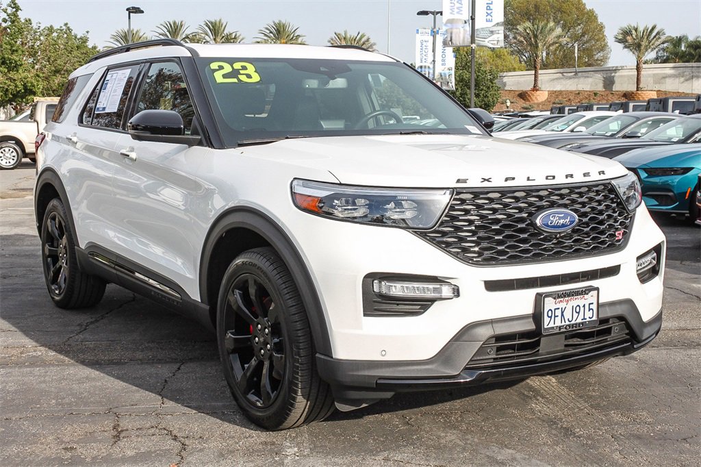 Used 2023 Ford Explorer ST w/ Equipment Group 401A image 3