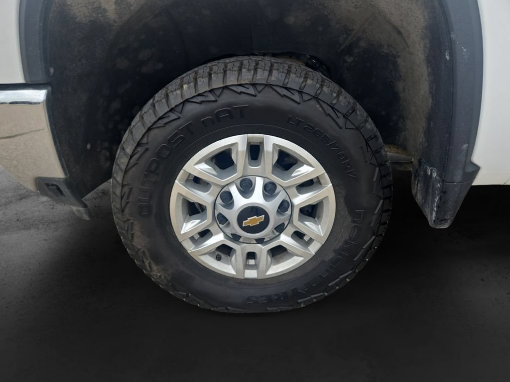 Used 2024 Chevrolet Silverado 2500 LT AWD/4WD image 13
