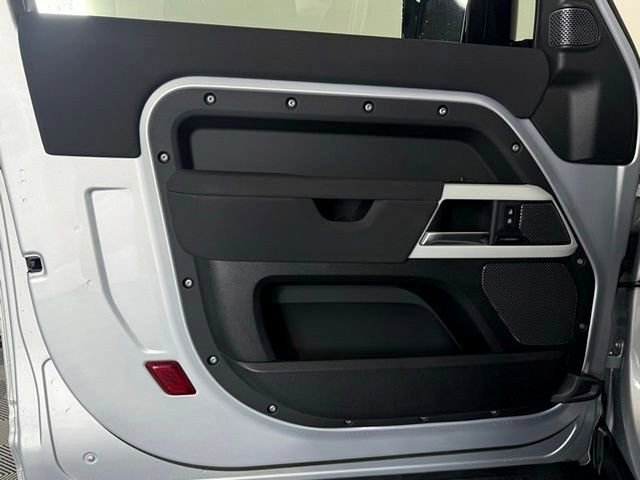 Certified 2023 Land Rover Defender 90 S image 26