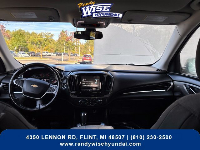 Used 2018 Chevrolet Traverse LT FWD image 2