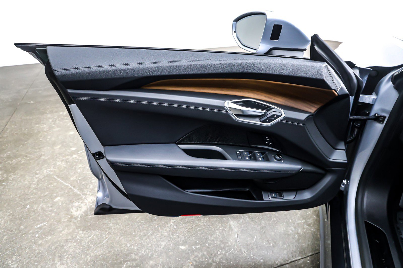 Used 2022 Audi e-tron GT Premium Plus image 21