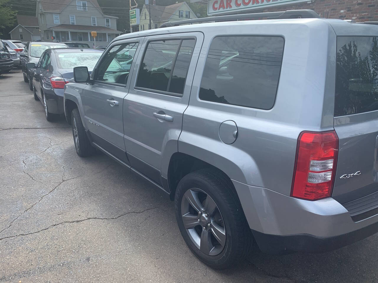 Used 2015 Jeep Patriot High Altitude AWD/4WD image 9