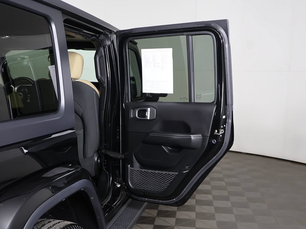 Used 2021 Jeep Wrangler Unlimited Sahara AWD/4WD image 20