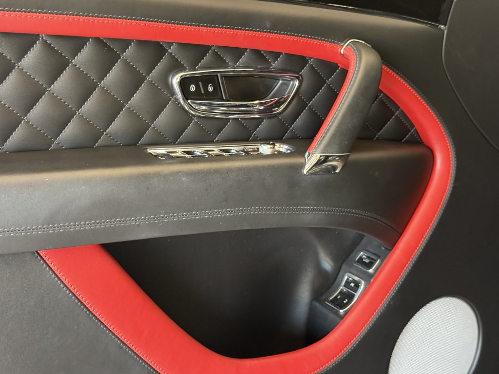Used 2020 Bentley Bentayga Speed AWD/4WD image 16