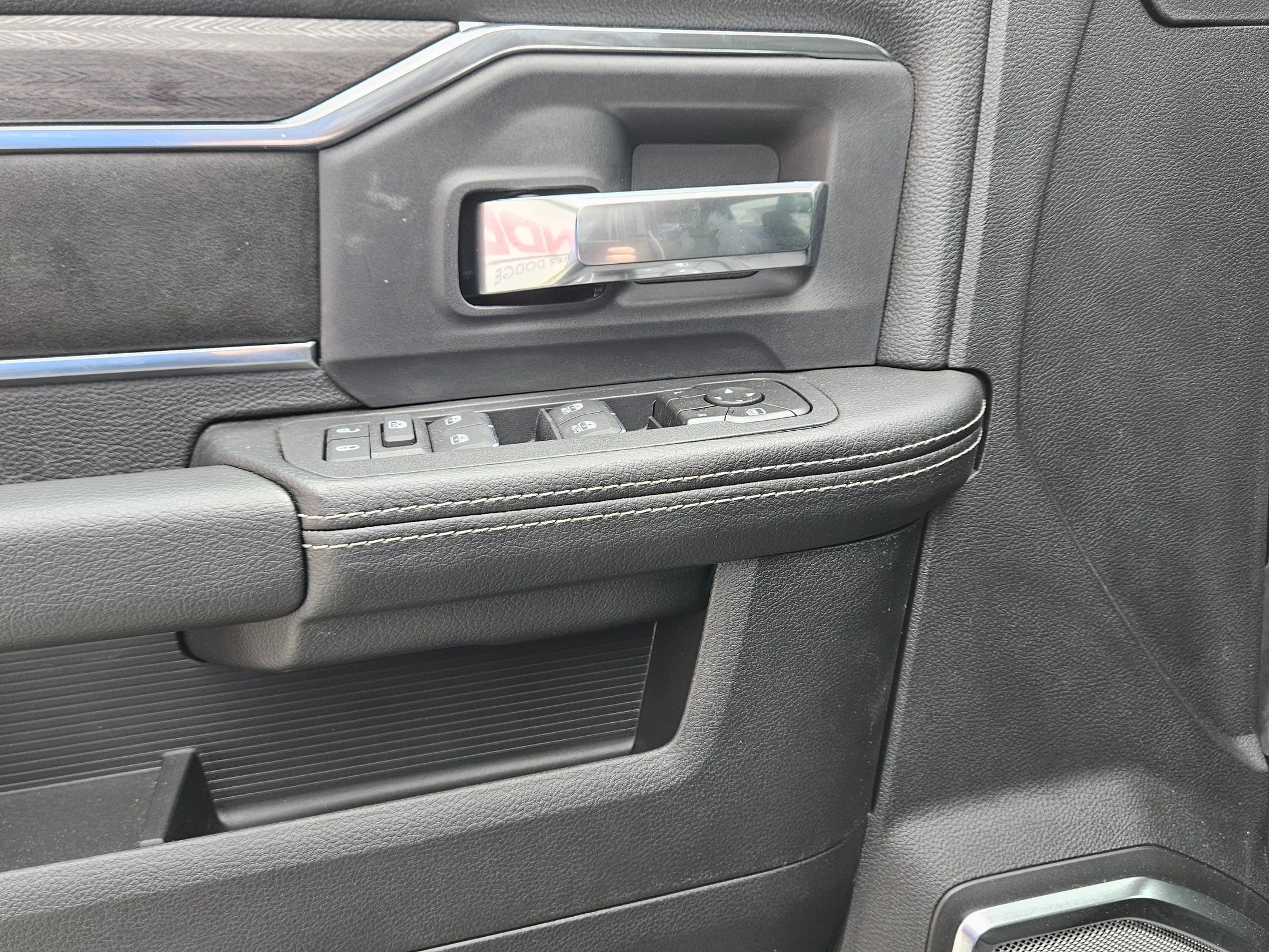 New 2026 RAM 4500 4x4 Crew Cab DRW w/ Laramie Trim Package image 16