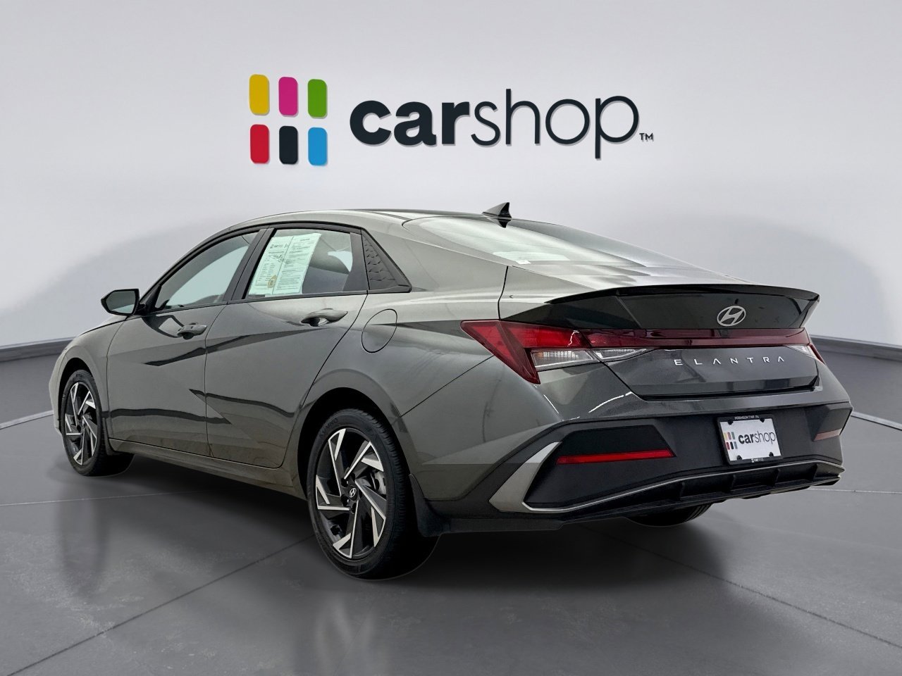 Used 2025 Hyundai Elantra Sport image 3