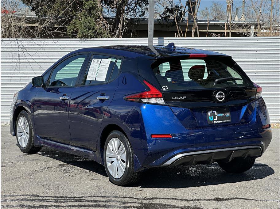 Used 2025 Nissan Leaf S image 12
