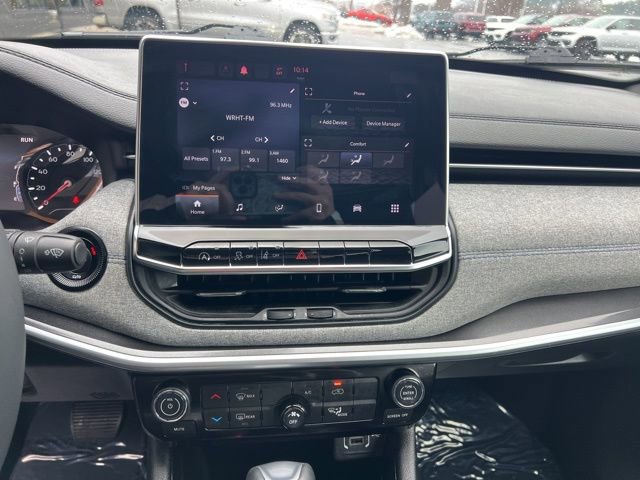 Used 2024 Jeep Compass Latitude image 14